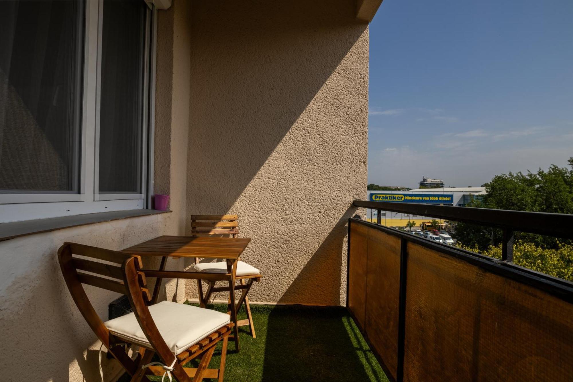 Malompark Apartman With Free Parking Debrecen Exterior photo